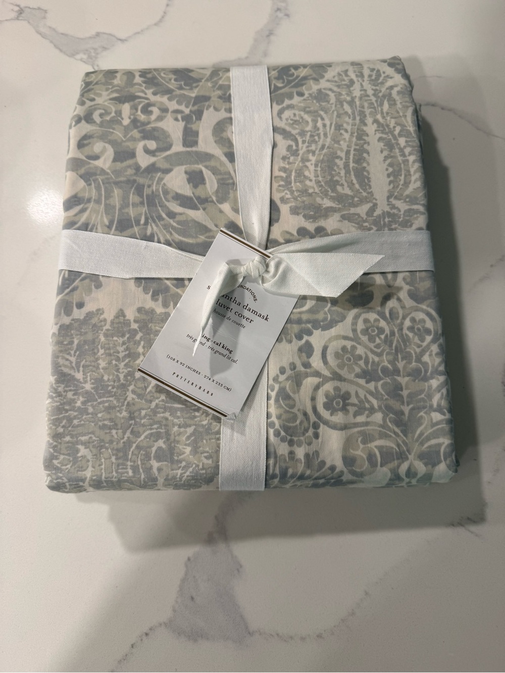 Pottery Barn NWT Samantha Damask Duvet Cover in Grey and Ivory